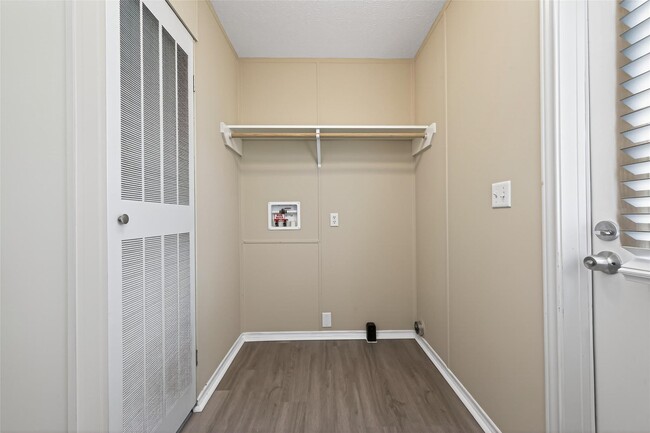 Building Photo - 15933 W Relza Dr