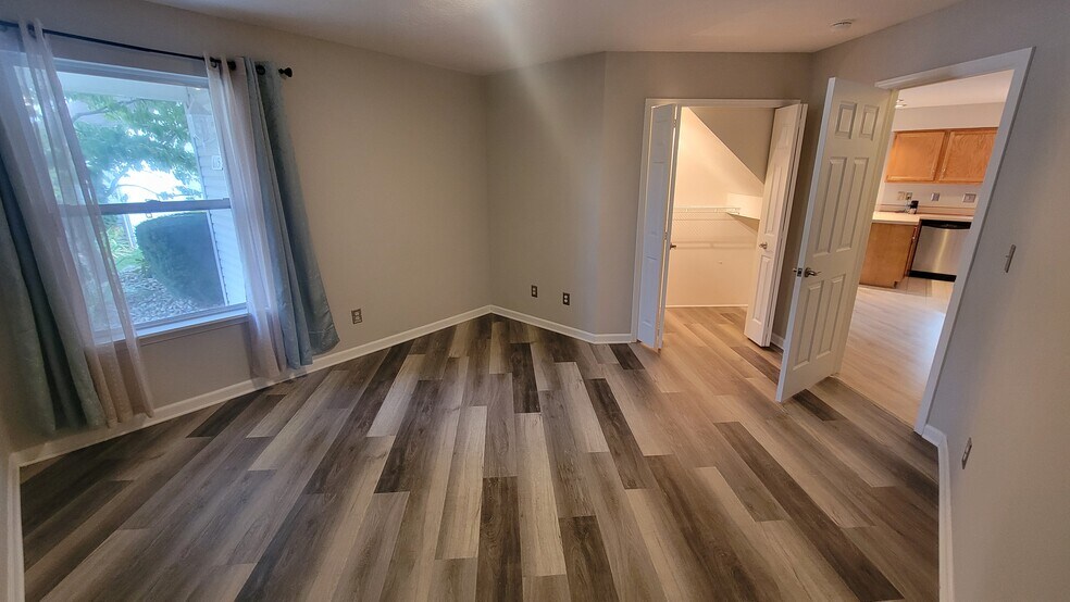 Building Photo - 615 Hilltop Ter