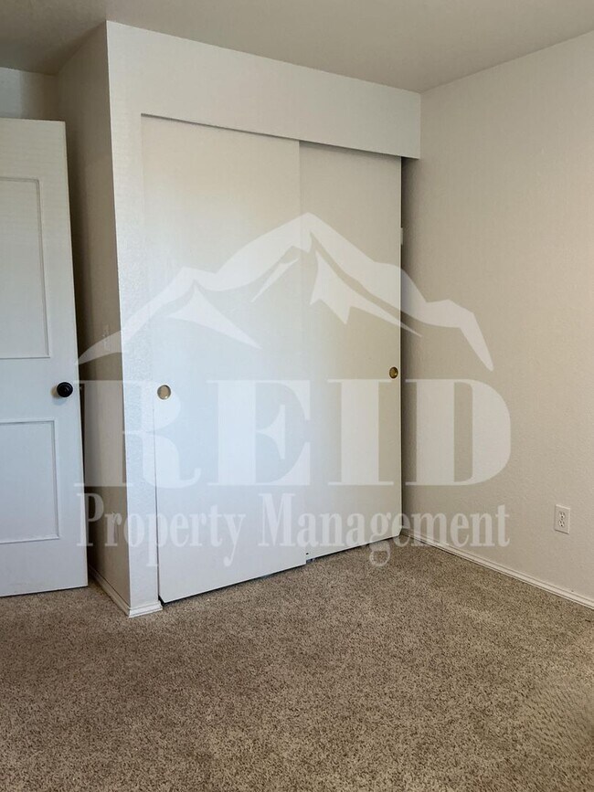 Building Photo - SILVERDALE - 4BED 3 BATH HOME HEART OF SILVERDALE