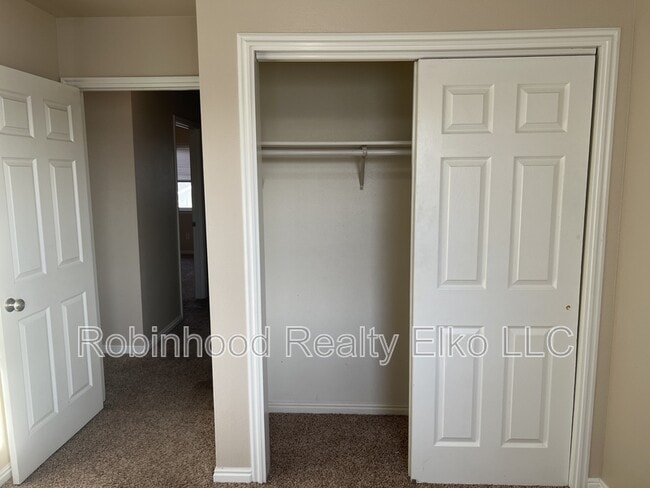 Building Photo - 1640 Winchester Dr