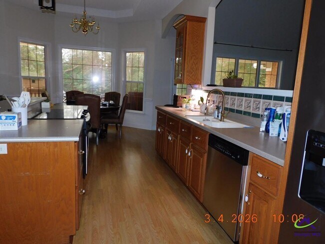 Building Photo - 214 Spanish Trail