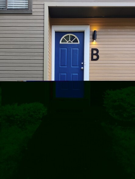 Building Photo - 1579 Hooker St