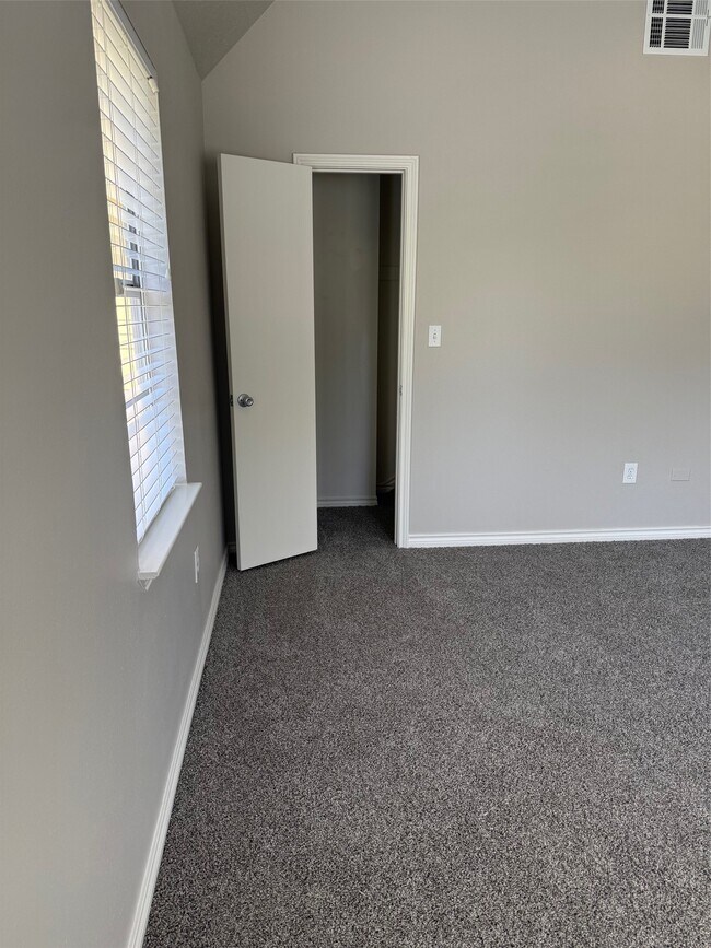 Building Photo - 615 Texas St