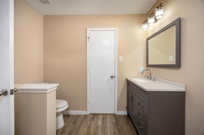 Building Photo - 1207 Bartlett Cove Dr