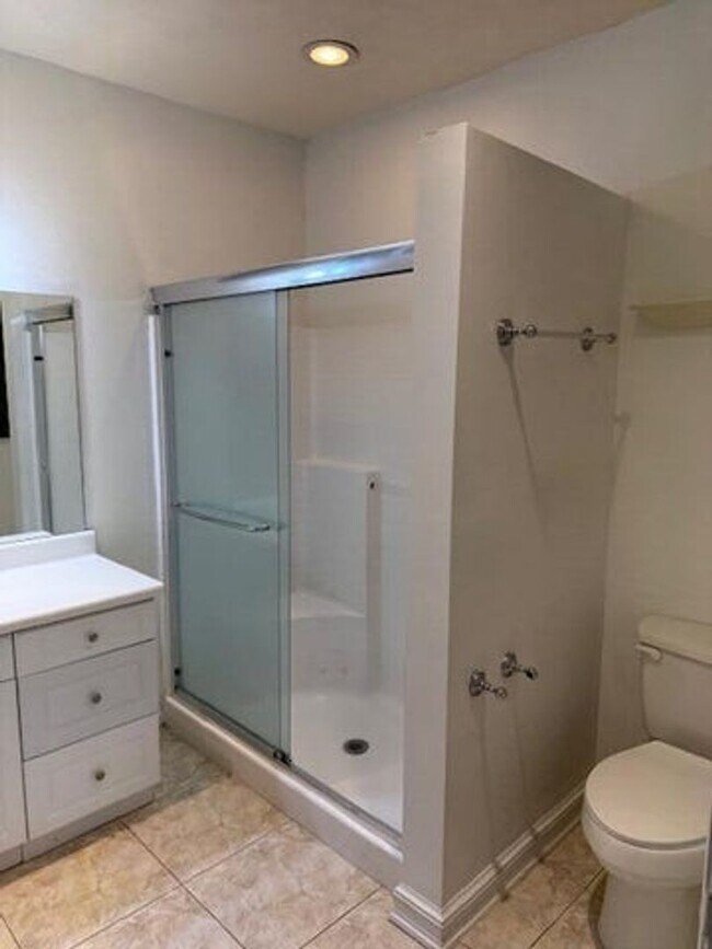 Building Photo - 9927 Kamena Cir