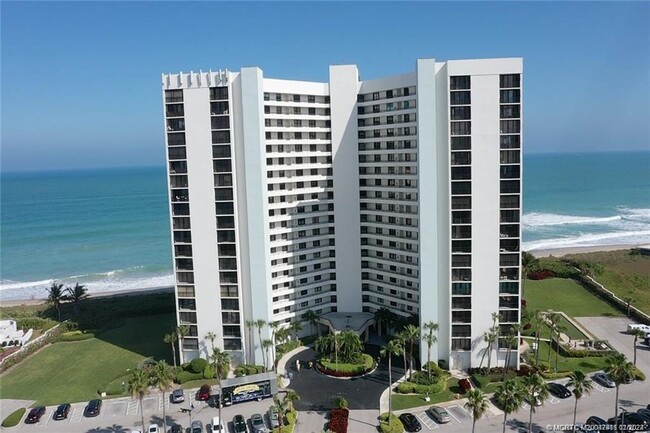 Building Photo - 9650 S Ocean Dr