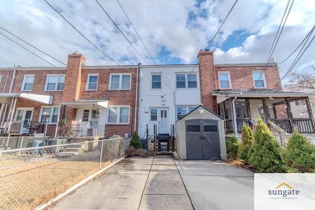 Building Photo - 8666 Oak Rd