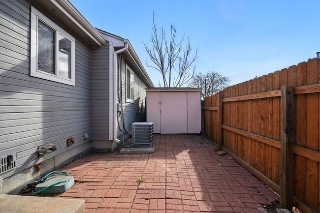 Building Photo - Updated Home in Sunnyside!