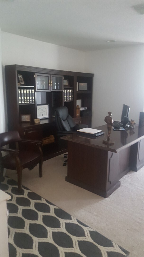 Building Photo - WALK TO BEACH, 3 BEDROOM 2 CAR GARAGE HOME!!! CLOSE TO EVERYTHING!