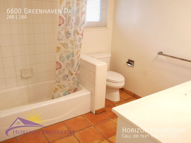 Building Photo - Cozy 2 Bed 2 Bath 1,864sqft Duplex in Gree...