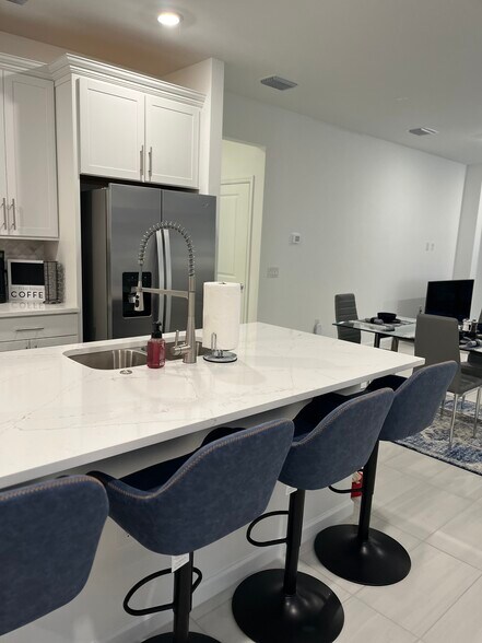 Building Photo - 2268 Yellowfin Cir
