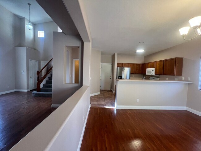 Building Photo - 3 Bed, 2.5 Bath home with Solar Panels!