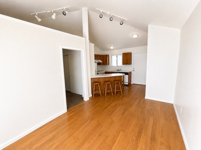 Building Photo - Cute One Bedroom Apartment In Provo