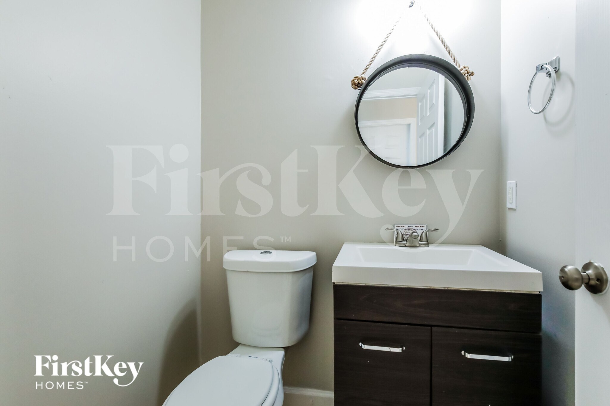 Building Photo - 2530 NE 41st Terrace