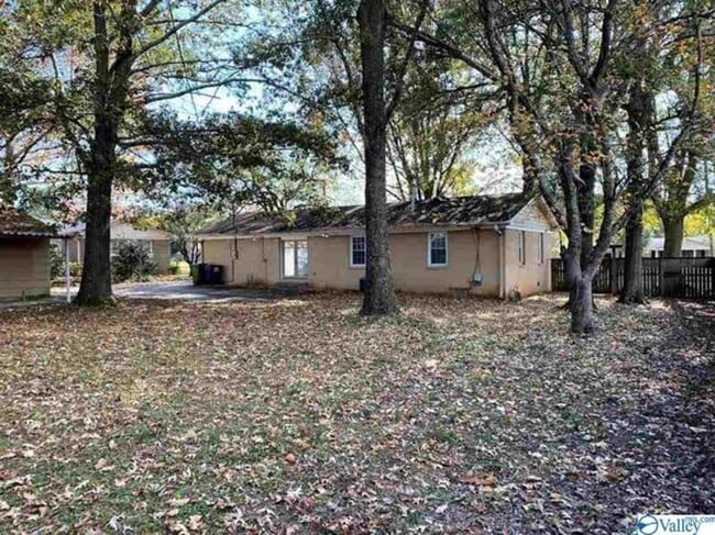 Building Photo - 206 Westchester Ave SW