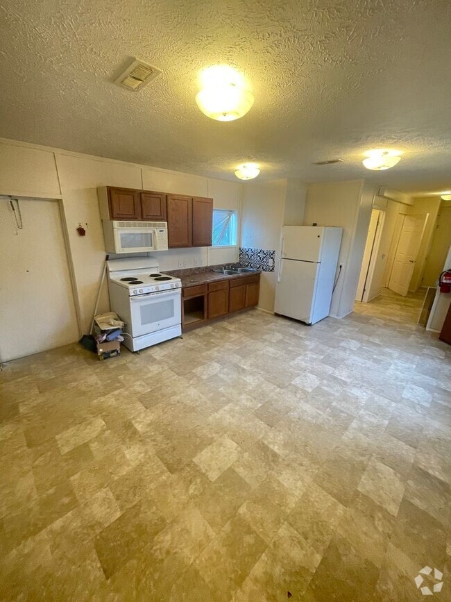 Building Photo - Lot 7