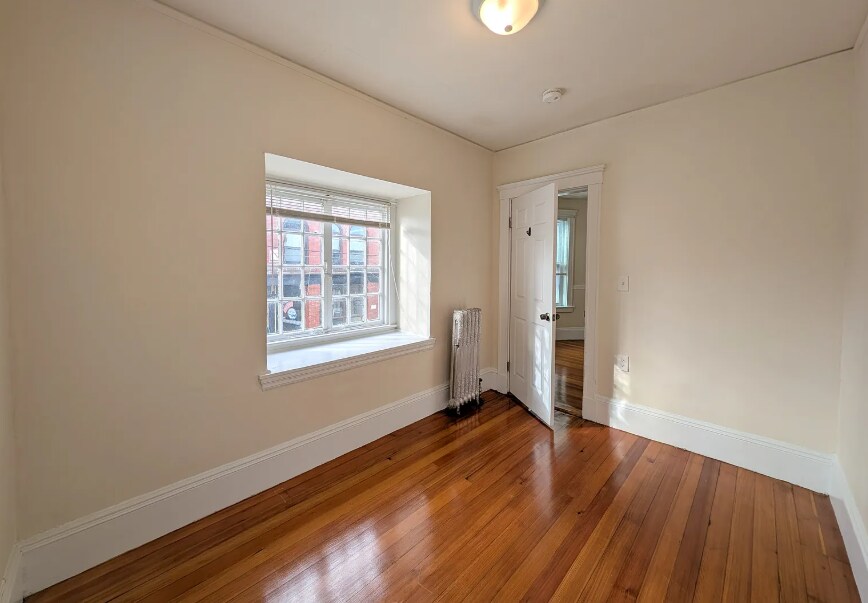 Building Photo - 14 Sanborn Ave