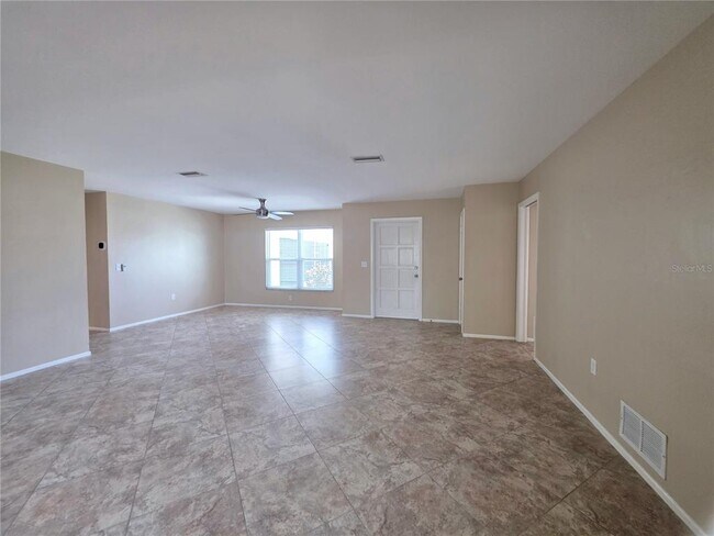 Building Photo - 352 Pine Tree Rd
