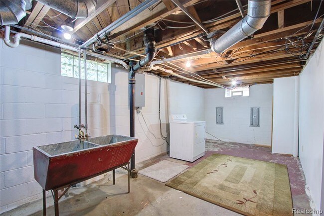 Building Photo - 249 S Chocolay Ave