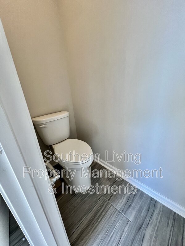 Building Photo - 1006 Creeks Landing Dr