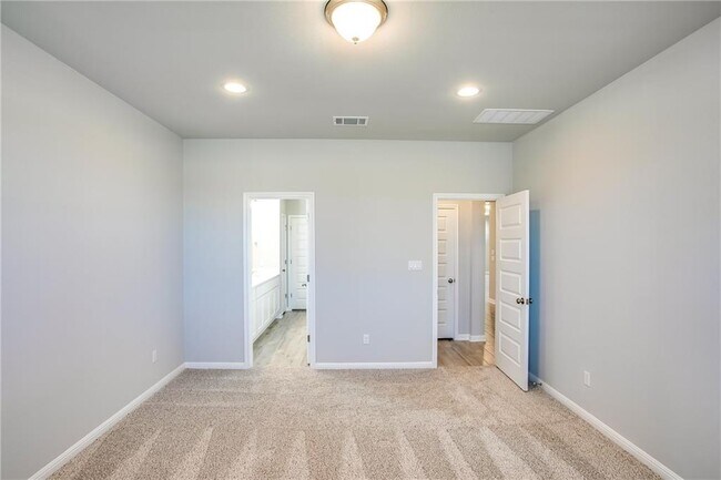 Building Photo - 2801 Stone Branch Dr