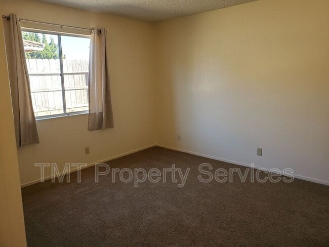 Building Photo - 924 N O St