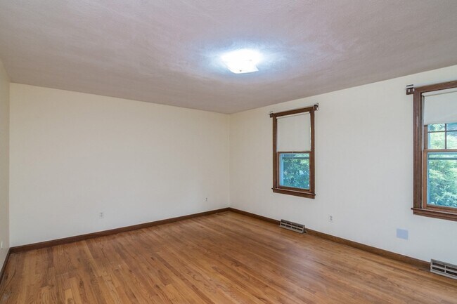 Building Photo - 78 Melwood Ave