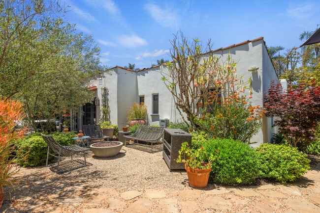 Building Photo - 1116 S La Jolla Ave