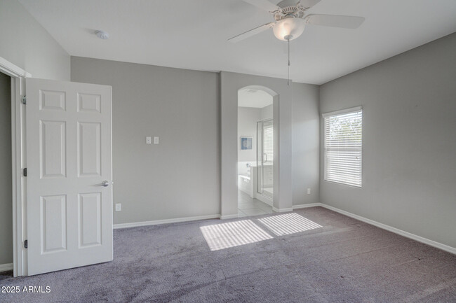 Building Photo - 42027 N Wollemi St