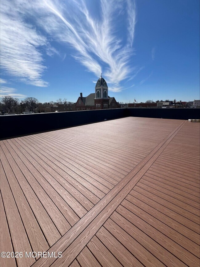 Building Photo - 42 Monmouth St