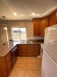 Building Photo - 292 Grecia Ct