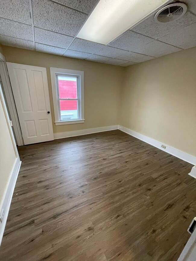 Building Photo - 118 S 8th St