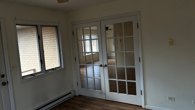 Building Photo - 155 Seymour Ave