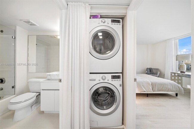 Building Photo - 1900 Sunset Harbour Dr