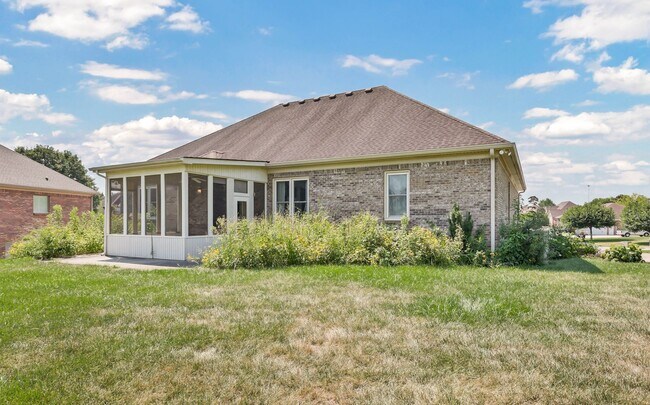 Building Photo - 4276 N Woodstock Dr
