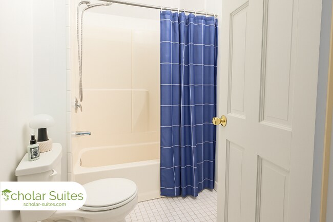 Building Photo - 18 Greylock Rd