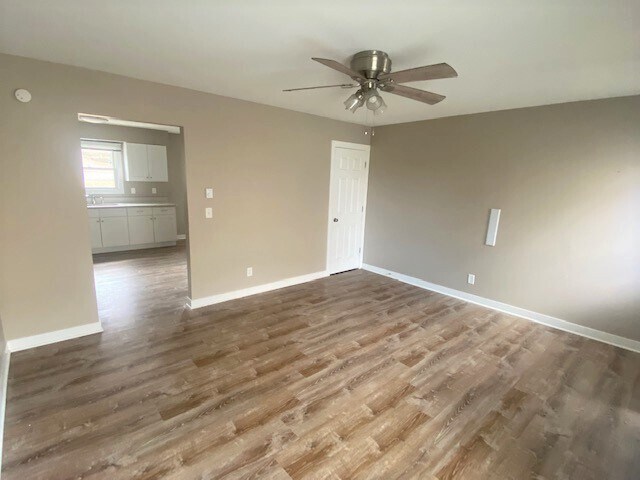 Building Photo - 306 Heustis St