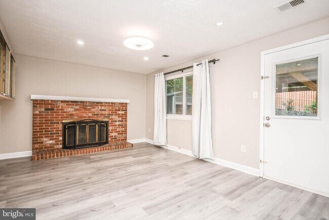 Building Photo - 10231 Millstream Dr
