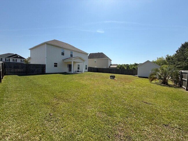 Building Photo - Nautical Reach Subdivision - INCLUDED lawn care / pest service / washer dryer