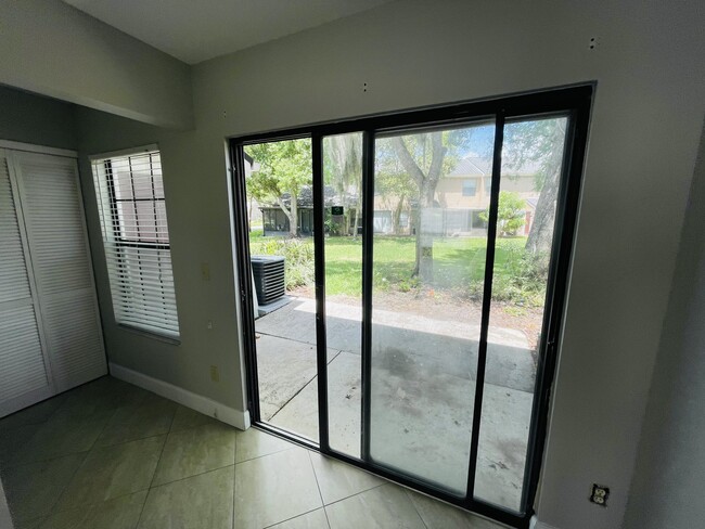 Building Photo - 606 Casa Park L Ct