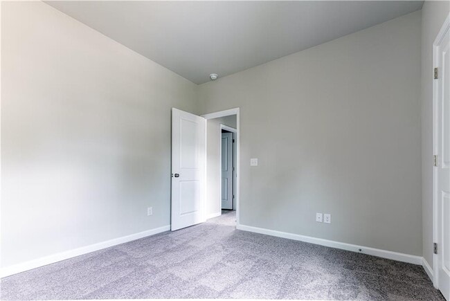 Building Photo - 114 Canvas Ives Dr