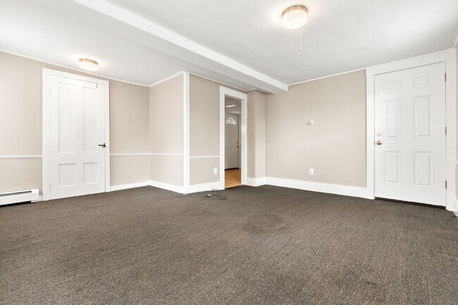 Building Photo - 335 Cabot St