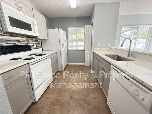 Building Photo - 2201 Fluorshire Dr