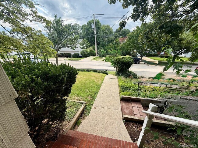 Building Photo - 175 S Brookside Ave