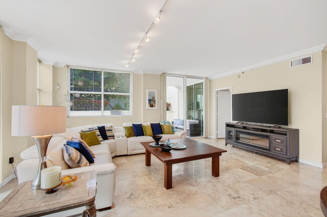 Building Photo - 3700 S Ocean Blvd