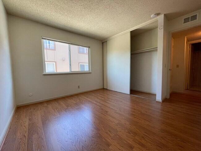 Second Bedroom - 2450 W Bayshore Rd