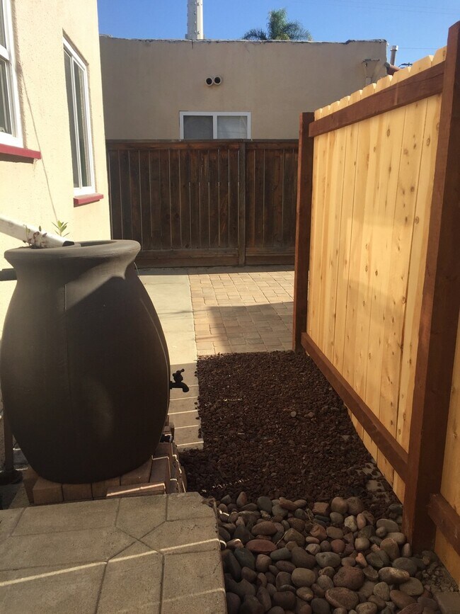 Building Photo - 33rd Duplex