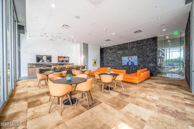 Building Photo - 7180 E Kierland Blvd