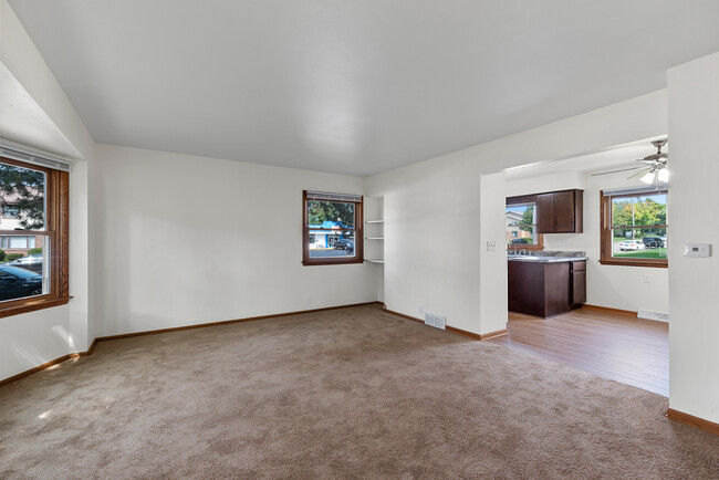 Living Room - 2827 E Grange Ave