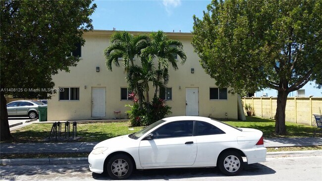 Building Photo - 4 br, 2 bath House - 13950 NE 2nd Ave # 1A 0